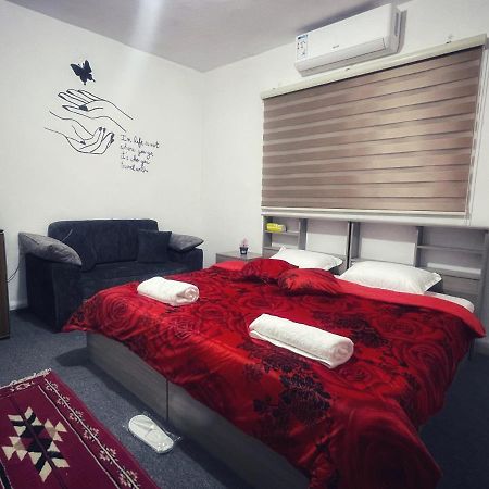 Petra B12 Hostel Wadi Musa Buitenkant foto