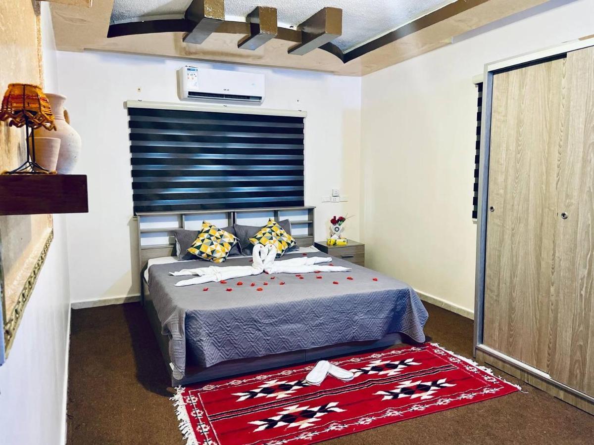 Petra B12 Hostel Wadi Musa Buitenkant foto